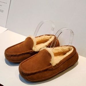 Ugg, tan leather, 4 women's